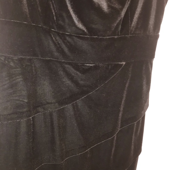 Vintage Black Velvet Evening Dress - Picture 4 of 10